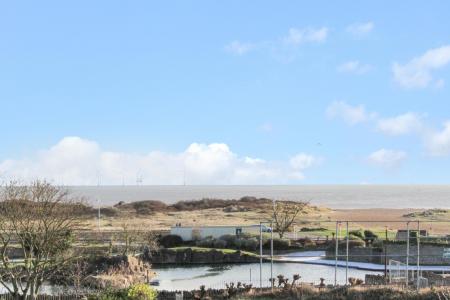 2 bedroom Flat for sale in South Parade, Skegness, PE25