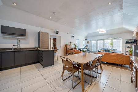 3 bedroom Bungalow for sale in Shardeloes Road, Skegness, PE25