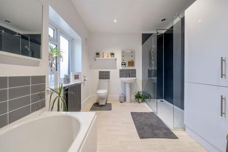 3 bedroom Bungalow for sale in Shardeloes Road, Skegness, PE25