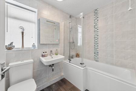 5 bedroom Detached house for sale in St Andrews Drive, Skegness, PE25