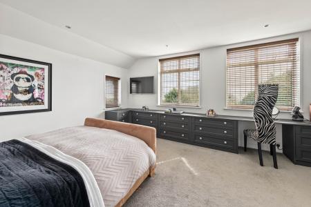 5 bedroom Detached house for sale in St Andrews Drive, Skegness, PE25