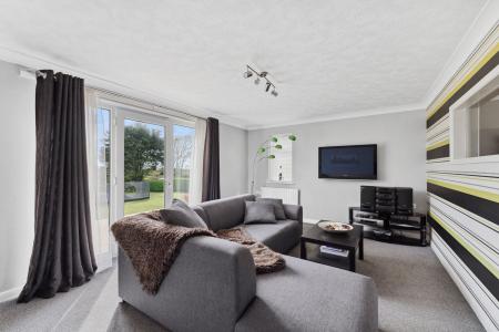 5 bedroom Detached house for sale in St Andrews Drive, Skegness, PE25