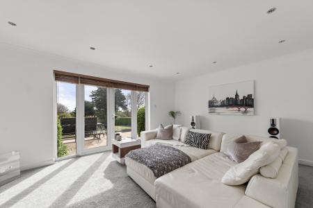 5 bedroom Detached house for sale in St Andrews Drive, Skegness, PE25