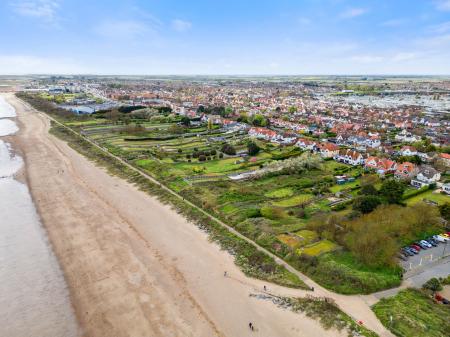 5 bedroom Detached house for sale in St Andrews Drive, Skegness, PE25