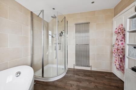 5 bedroom Detached house for sale in St Andrews Drive, Skegness, PE25