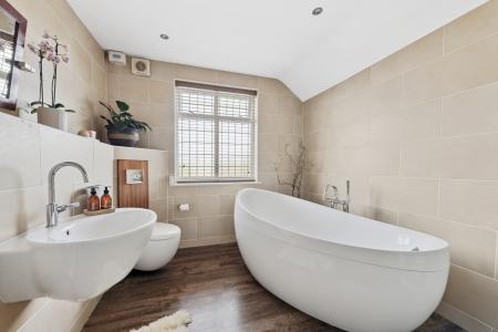 5 bedroom Detached house for sale in St Andrews Drive, Skegness, PE25