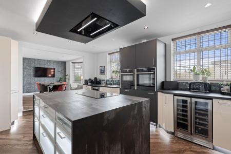 5 bedroom Detached house for sale in St Andrews Drive, Skegness, PE25