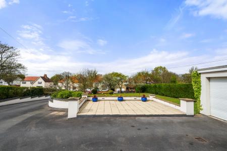 5 bedroom Detached house for sale in St Andrews Drive, Skegness, PE25