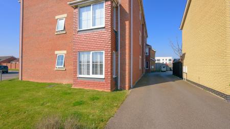 2 bedroom Flat for sale in Belton Park Road, Skegness, PE25