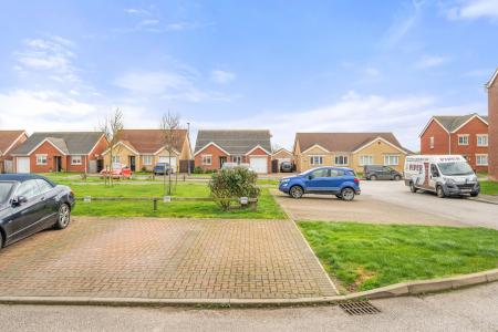 3 bedroom Terraced House for sale in Blyton Road, Skegness, PE25