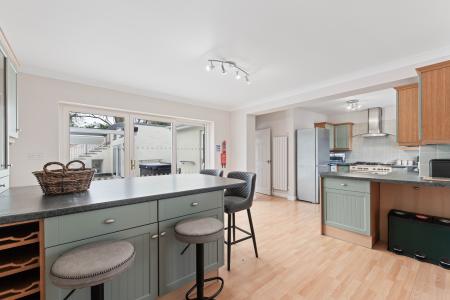 5 bedroom Detached house for sale in Norwood Road, Skegness, PE25