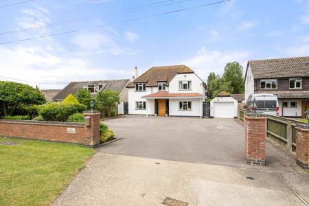 4 bedroom Detached house for sale in Gibraltar Road, Skegness, PE25