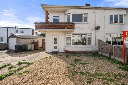 4 bedroom Semi-detached house for sale in Castleton Crescent, Skegness, PE25