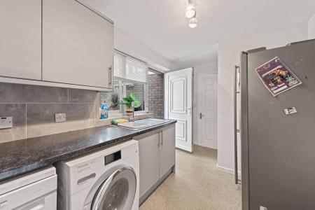 5 bedroom Detached house for sale in High Street, Ingoldmells, PE25