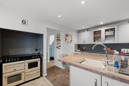 5 bedroom Detached house for sale in High Street, Ingoldmells, PE25