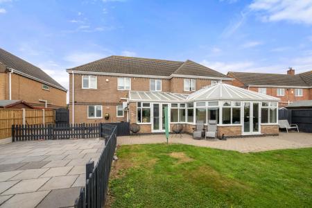 5 bedroom Detached house for sale in High Street, Ingoldmells, PE25