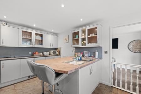 5 bedroom Detached house for sale in High Street, Ingoldmells, PE25