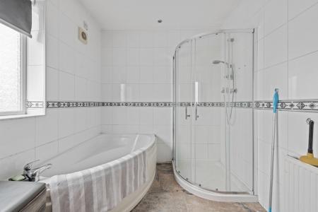 5 bedroom Detached house for sale in High Street, Ingoldmells, PE25