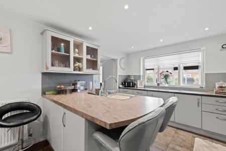 5 bedroom Detached house for sale in High Street, Ingoldmells, PE25