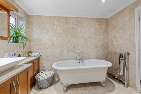 5 bedroom Detached house for sale in Church End, Winthorpe, PE25