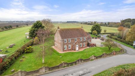 5 bedroom Detached house for sale in Church End, Winthorpe, PE25