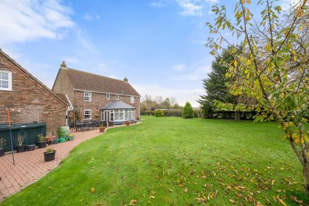 5 bedroom Detached house for sale in Church End, Winthorpe, PE25