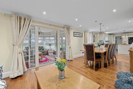 5 bedroom Detached house for sale in Church End, Winthorpe, PE25