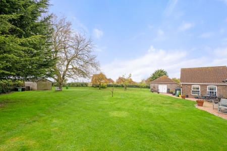 5 bedroom Detached house for sale in Church End, Winthorpe, PE25