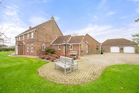 5 bedroom Detached house for sale in Church End, Winthorpe, PE25