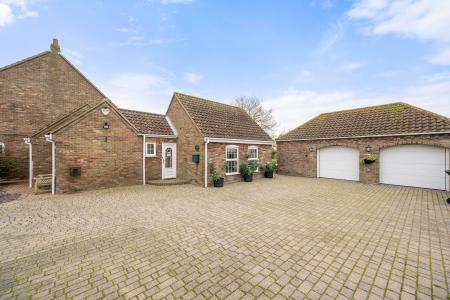 5 bedroom Detached house for sale in Church End, Winthorpe, PE25