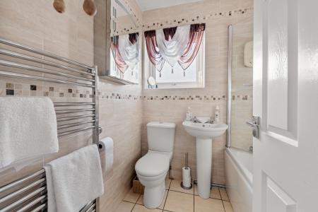 3 bedroom Semi-detached house for sale in Hogsthorpe Road, Mumby, LN13