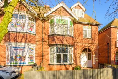 4 bedroom Flat for sale in Algitha Road, Skegness, PE25