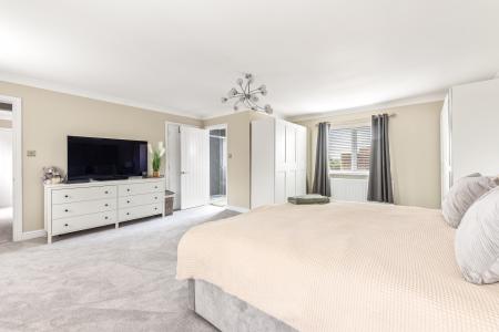 5 bedroom Detached house for sale in High Street, Ingoldmells, PE25