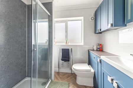 5 bedroom Detached house for sale in High Street, Ingoldmells, PE25