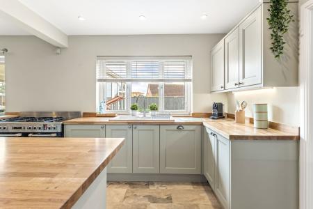 5 bedroom Detached house for sale in High Street, Ingoldmells, PE25