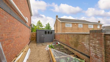 5 bedroom Detached house for sale in High Street, Ingoldmells, PE25