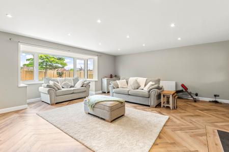 5 bedroom Detached house for sale in High Street, Ingoldmells, PE25