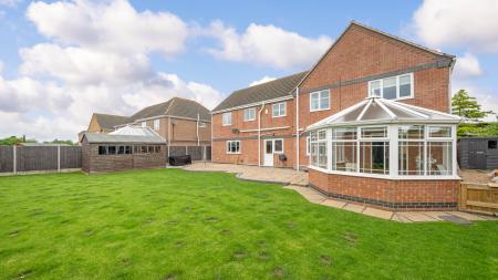 5 bedroom Detached house for sale in High Street, Ingoldmells, PE25