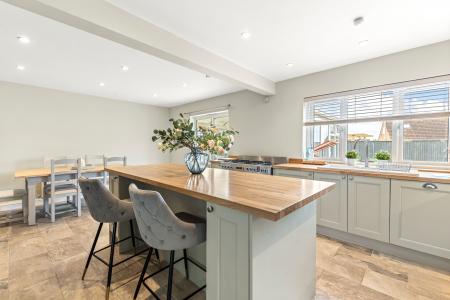 5 bedroom Detached house for sale in High Street, Ingoldmells, PE25