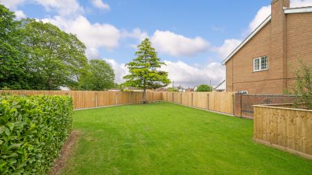 5 bedroom Detached house for sale in High Street, Ingoldmells, PE25