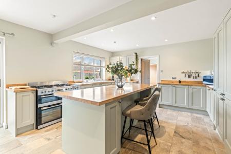 5 bedroom Detached house for sale in High Street, Ingoldmells, PE25