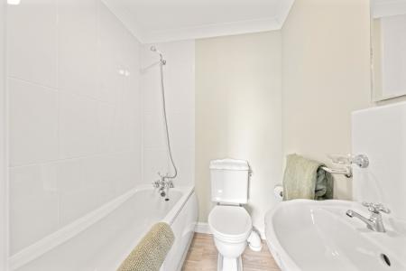 5 bedroom Detached house for sale in High Street, Ingoldmells, PE25