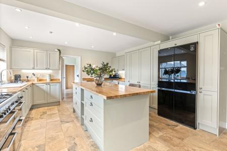 5 bedroom Detached house for sale in High Street, Ingoldmells, PE25