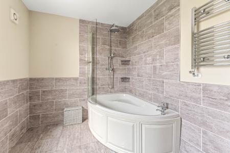 5 bedroom Detached house for sale in High Street, Ingoldmells, PE25