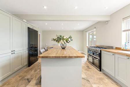 5 bedroom Detached house for sale in High Street, Ingoldmells, PE25