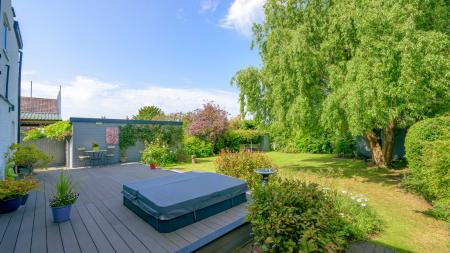 4 bedroom Detached house for sale in St Andrews Drive, Skegness, PE25