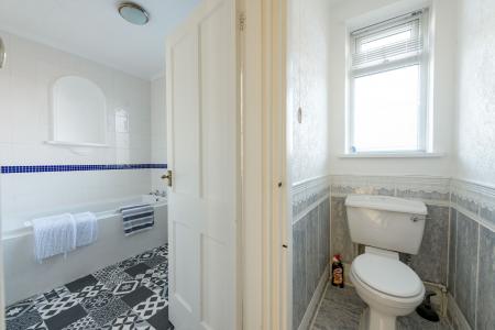 5 bedroom Detached house for sale in Sunningdale Drive, Skegness, PE25