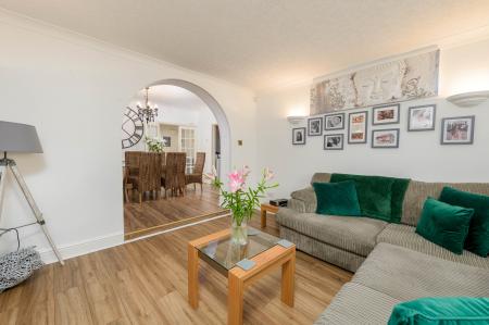 5 bedroom Detached house for sale in Sunningdale Drive, Skegness, PE25