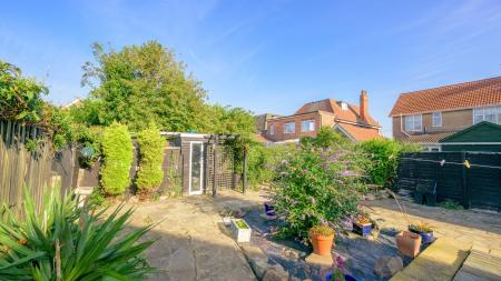 5 bedroom Detached house for sale in Sunningdale Drive, Skegness, PE25