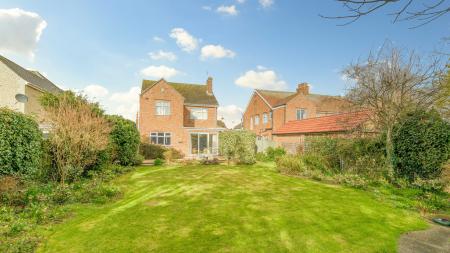 5 bedroom Detached house for sale in Sunningdale Drive, Skegness, PE25